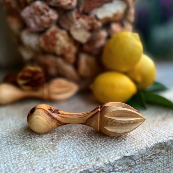 Presse-citron en bois d’olivier – Image 4