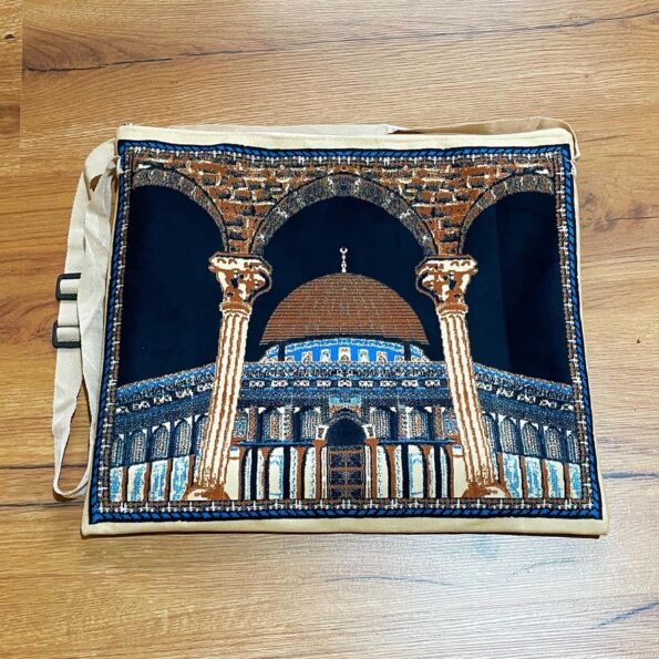 Prayer carpet and its bag – Image 2