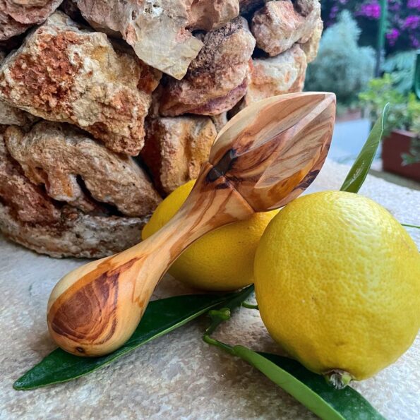 Presse-citron en bois d’olivier – Image 3